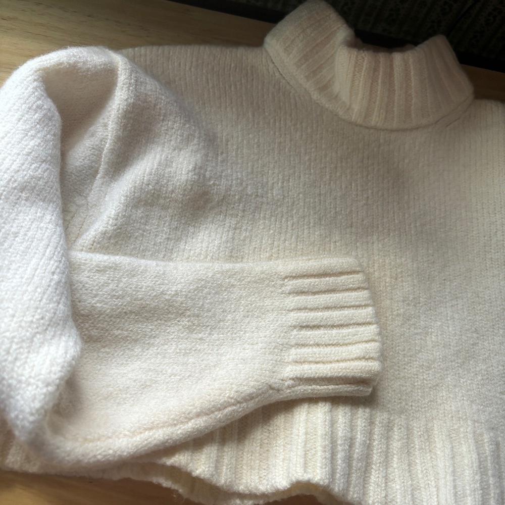 ARITZIA Wilfred Cream Cropped Sweater Merino Wool Size Small - Picture 6 of 9